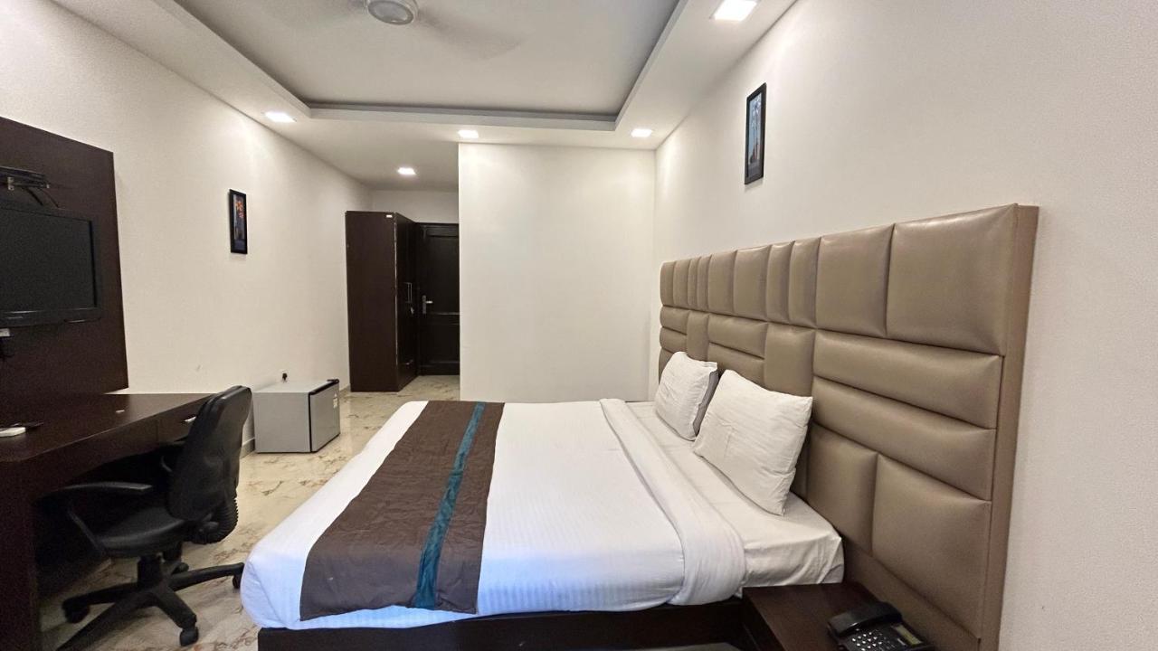 Park Studio Dlf Phase 2, Cyber City, Gurgaon Exterior foto